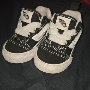 Vans Kids Toddler Knu Skool Skate Shoes Black and White Sz 4.5